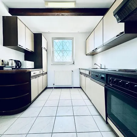 Cozy Rooms In A Villa For Groups, 16-Mins To Blumengaerten Vienna Exterior photo