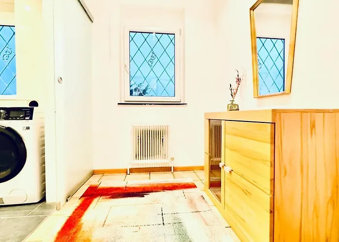 Cozy Rooms In A Villa For Groups, 16-Mins To Blumengaerten