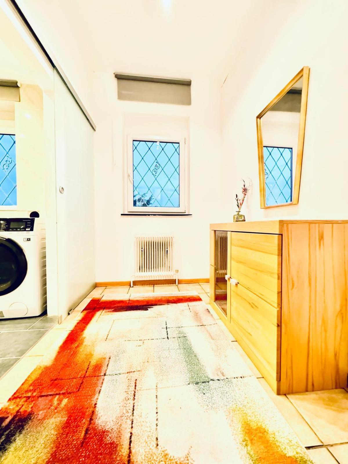 Cozy In A For Groups, 16-mins To Blumengaerten Appartement Wenen