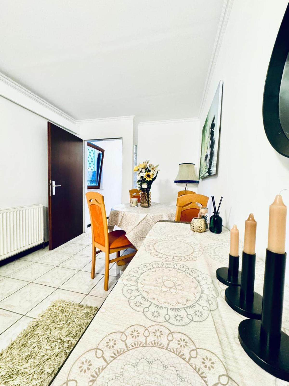 Appartement Cozy In A For Groups, 16-mins To Blumengaerten *
