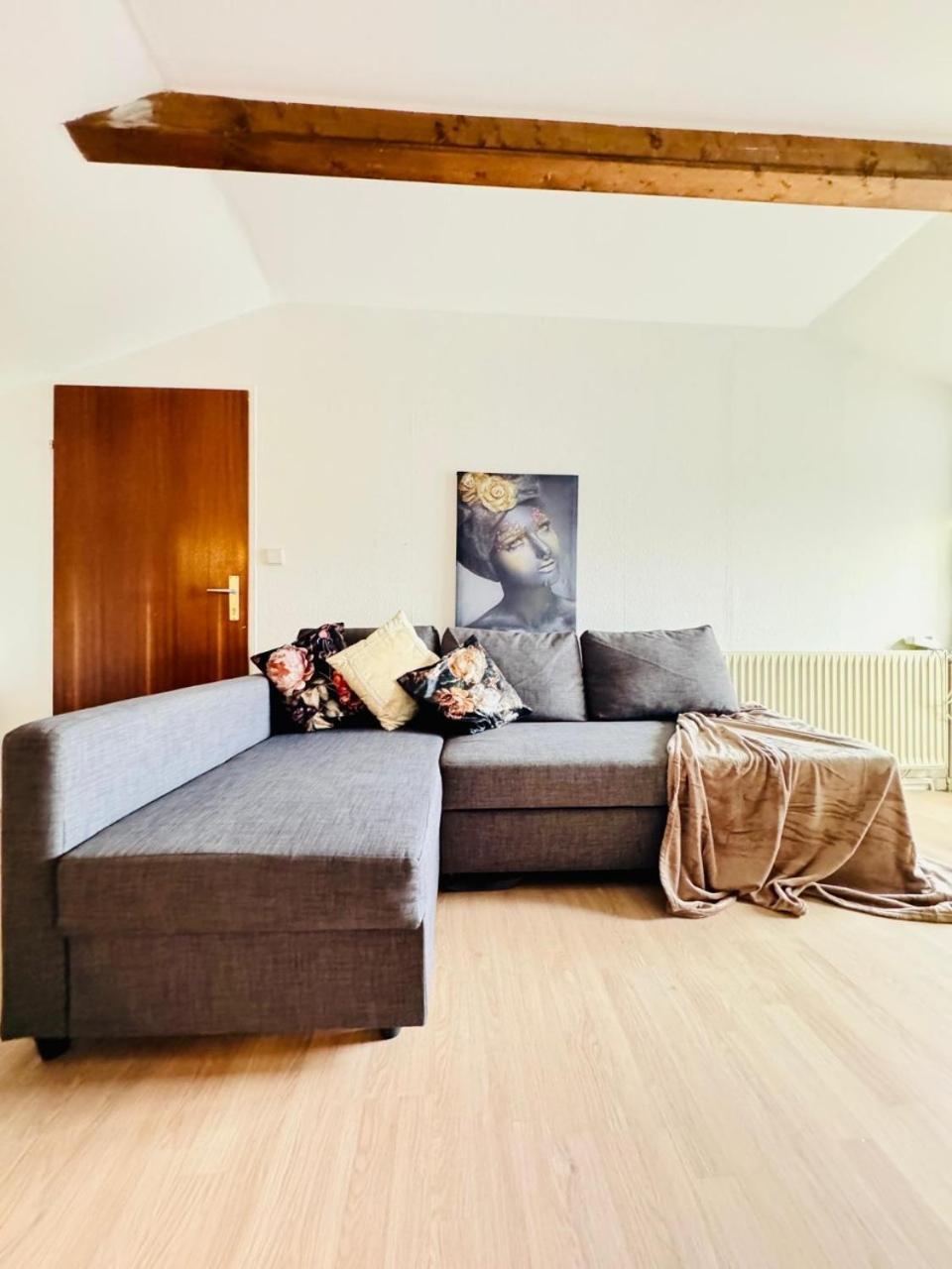 Appartement Cozy In A For Groups, 16-mins To Blumengaerten Wenen